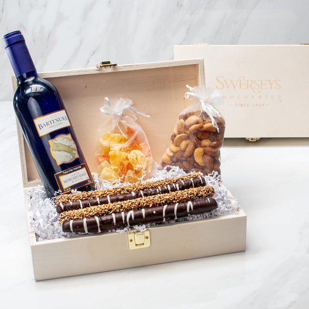 Purim Designer Treats and Moscato Keepsake Box Gift Set Gourmet