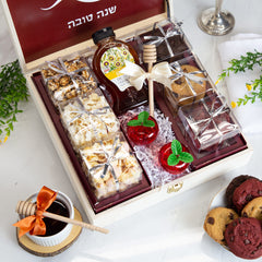 Rosh Hashanah Gourmet Popcorn & Cookies Wood Keepsake Gift Box