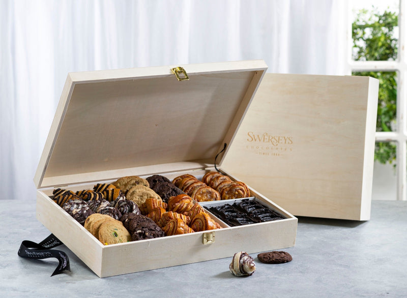 Shavuot Assorted Pastries & Cheese Florets Large Bakery Gift Box
